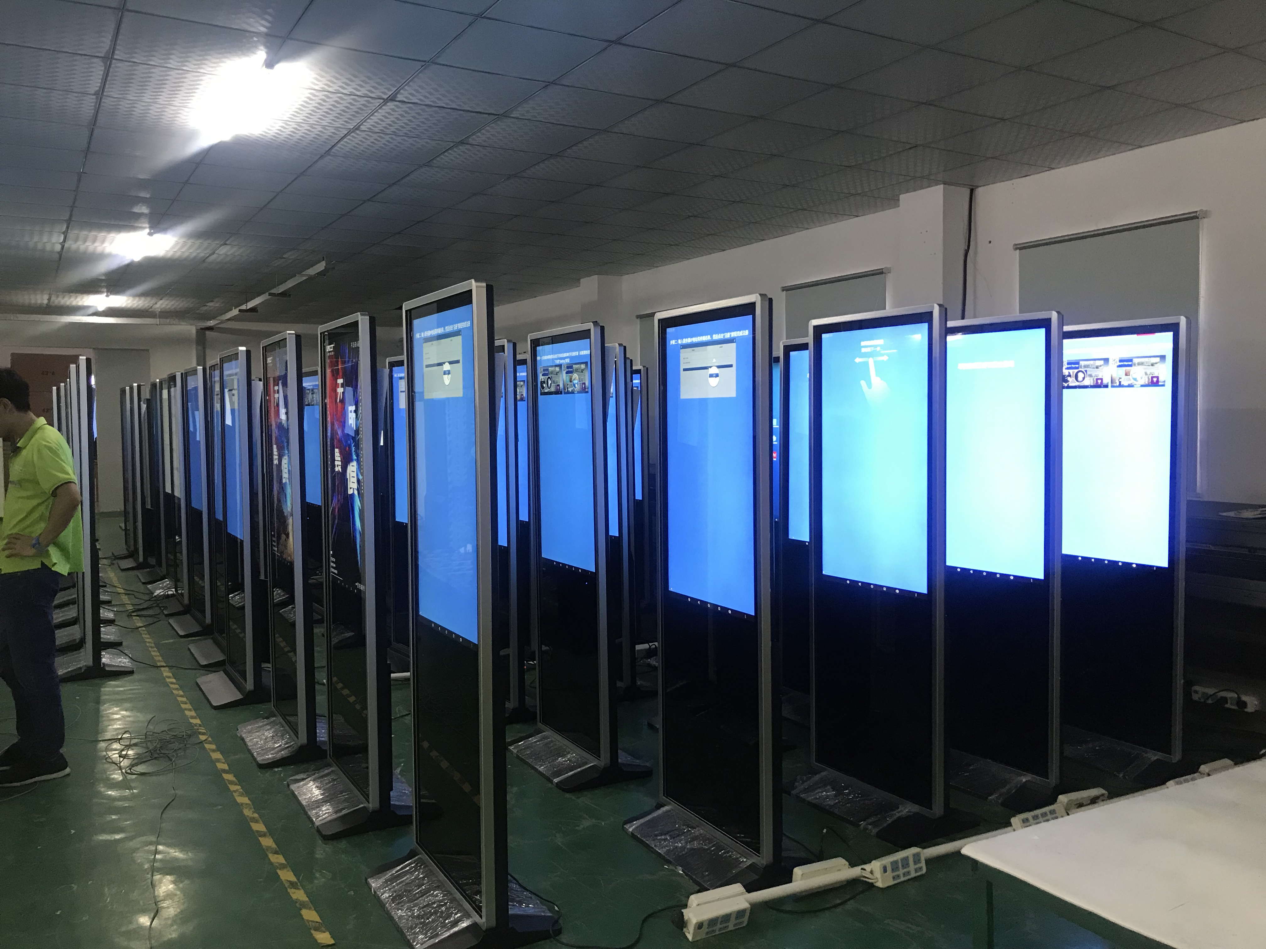 55寸立式触摸一体机出口